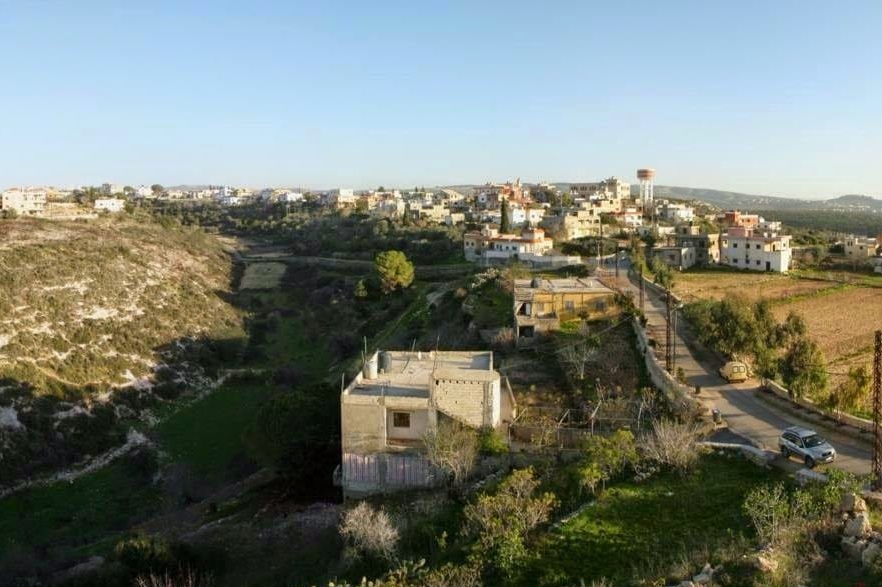 Teirharfa Village View